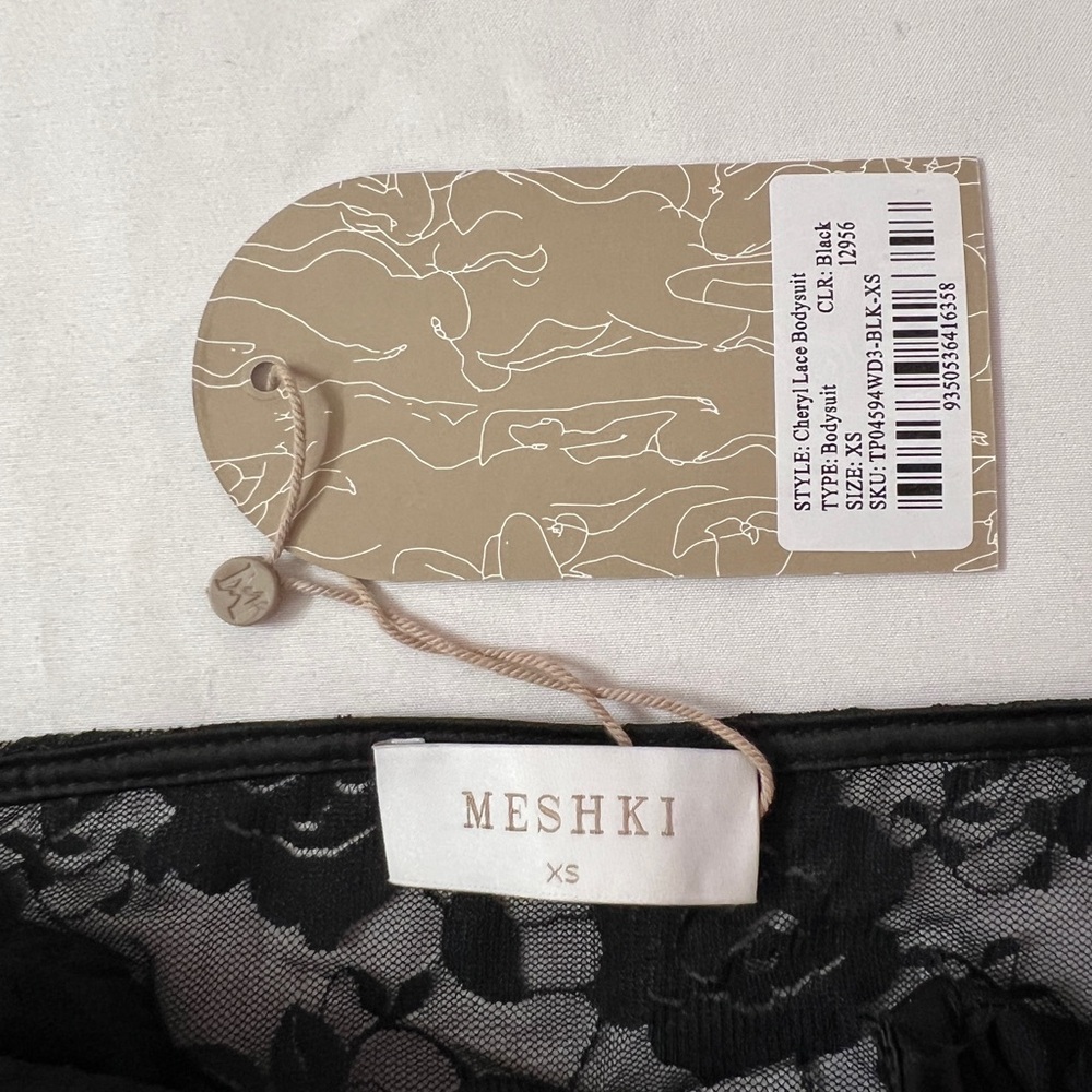 Meshki Cheryl Lace Corset Long Sleeve Cupped Bodysuit - Picture 4 of 4